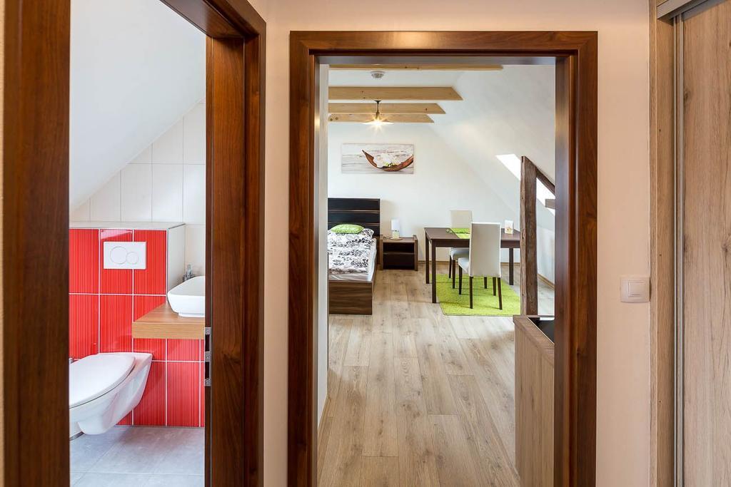 Apartmany Pod Namestim เตลช์ ภายนอก รูปภาพ